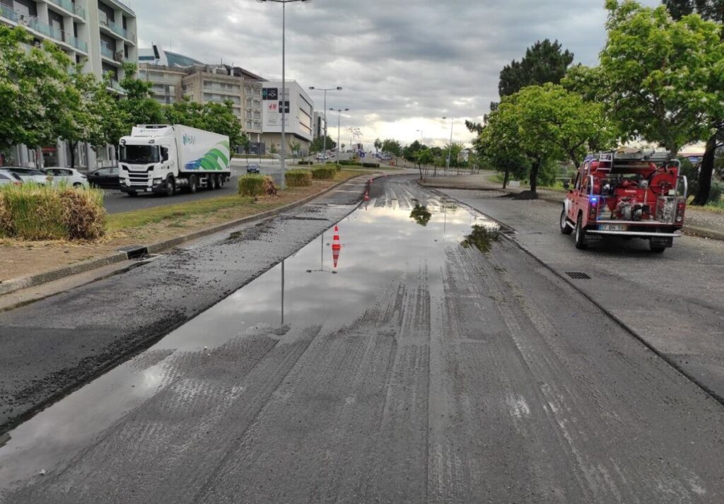  Inundações em Viseu devido à chuva e vento fortes