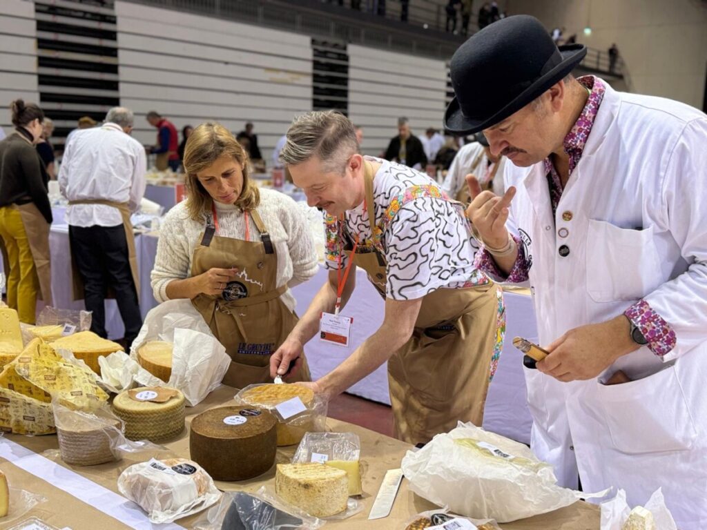  Até domingo, somos todos "afinadores" de queijo no maior concurso do mundo que decorre em Viseu