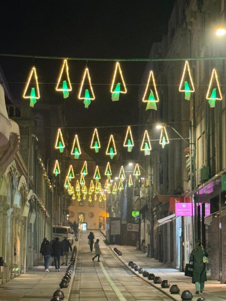  Acenderam-se as luzes de Natal em Viseu ao som do Coro Vox Visio e com multidão a assistir