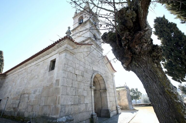 igreja matriz moimenta da beira