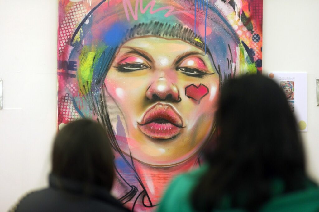  Exposição de graffiti na Pousada de Viseu mostra diferentes culturas através da figura da mulher