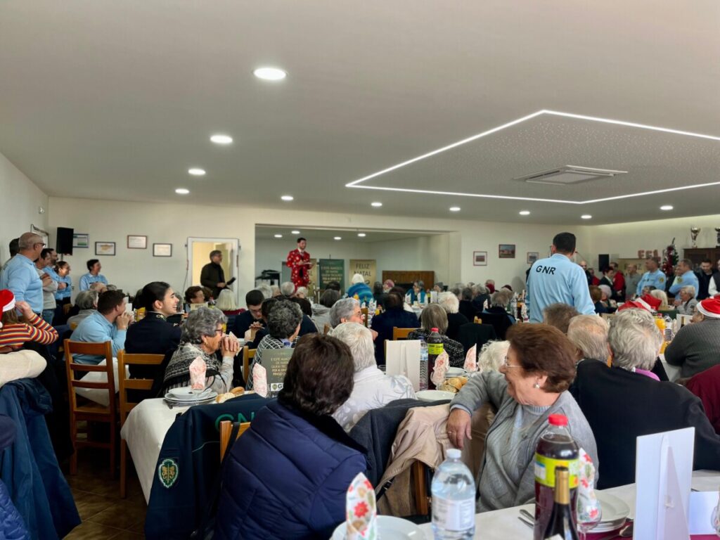  Almoço reúne 100 idosos do distrito de Viseu que vivem sozinhos ou isolados