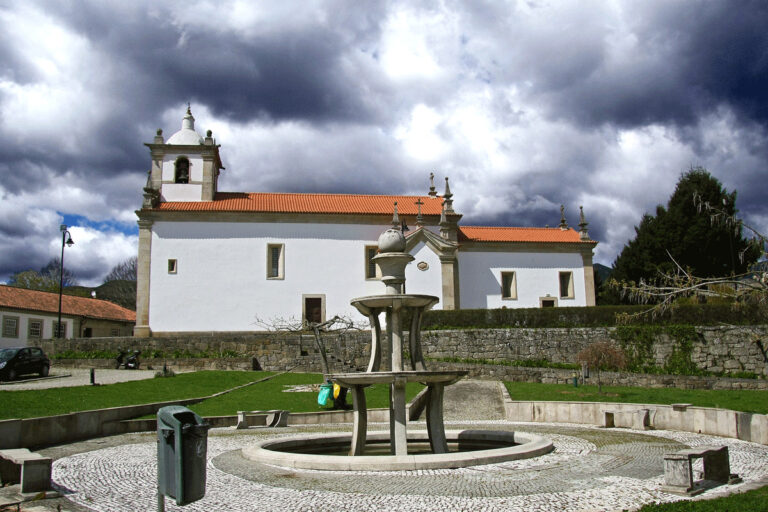 igreja carvalhais são pedro do sul