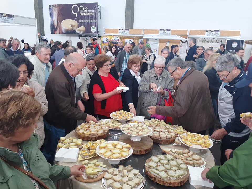  Derreta-se! Feiras regressam para dar a conhecer o queijo Serra da Estrela