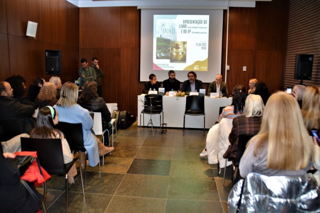  Obras de criadores de Tabuaço apresentadas na Biblioteca Municipal