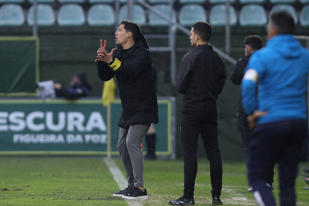  Treinador do Tondela quer beirões focados na vitória, sem olhar para a classificação