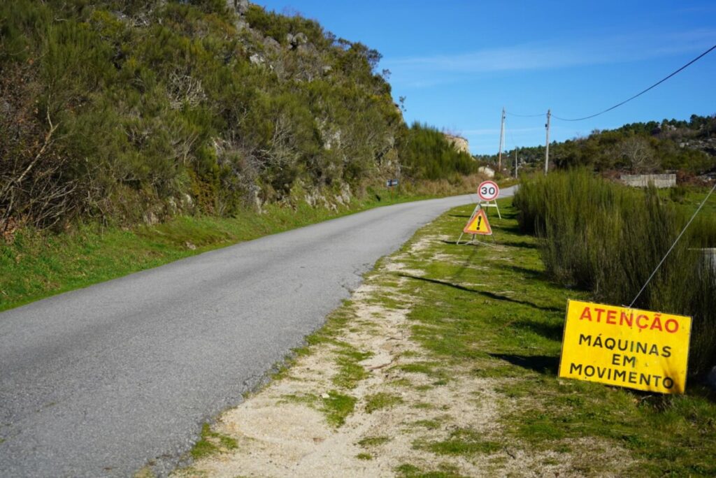  Requalificação de estrada na Serra do Caramulo com novo traçado e rails de proteção