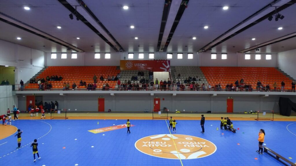  Humidade no Pavilhão Cidade de Viseu obriga a interromper jogo de futsal