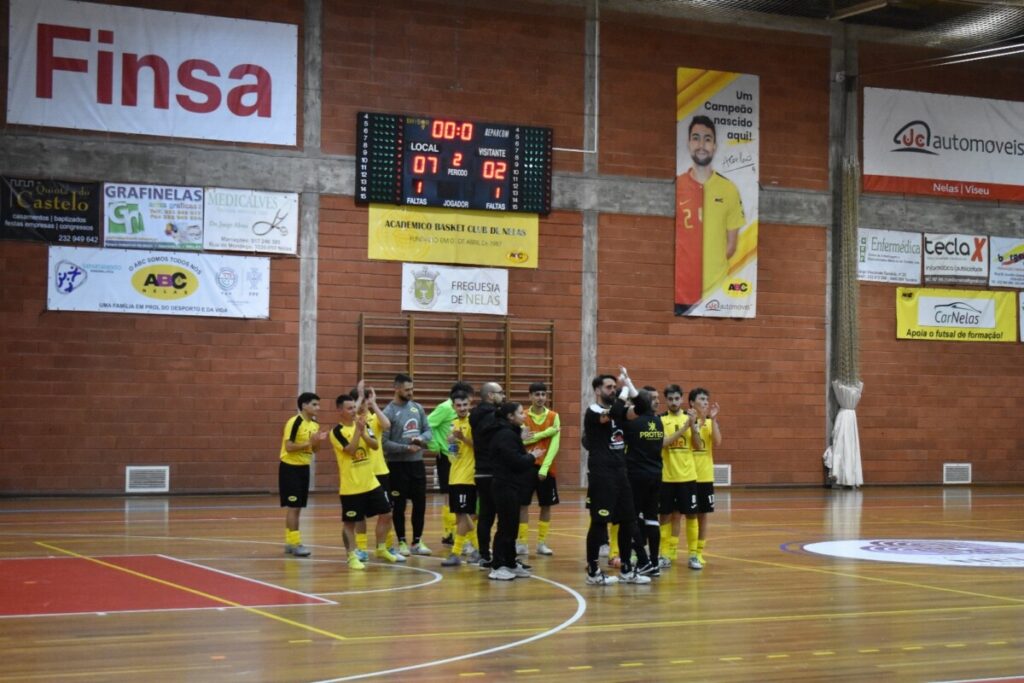  Viseu 2001 e ABC de Nelas vencem antes do clássico