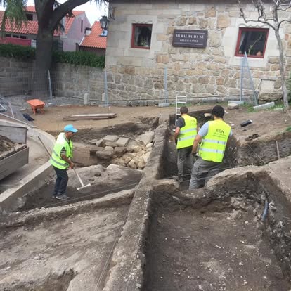 escavações igreja misericórdia arqueologia