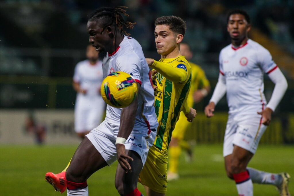  Tondela sofre primeira derrota na II Liga na receção à União de Leiria