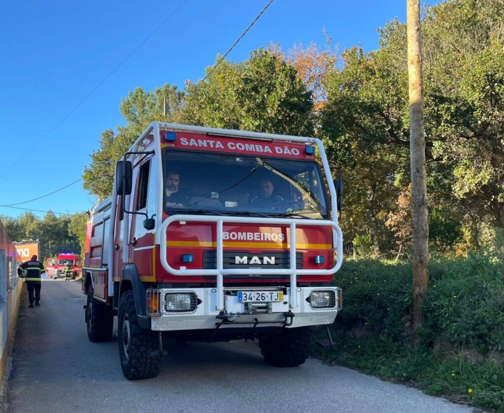  Direção dos Bombeiros de Santa Comba Dão nega falta de inspeção às viaturas