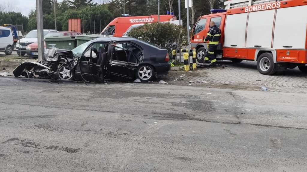  Colisão seguida de atropelamento faz 10 feridos em Mangualde