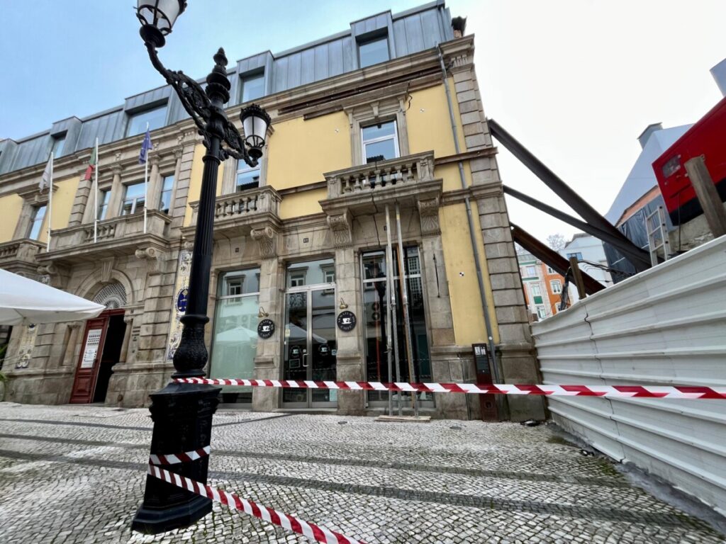  Associação Comercial de Viseu reabre metade do edifício