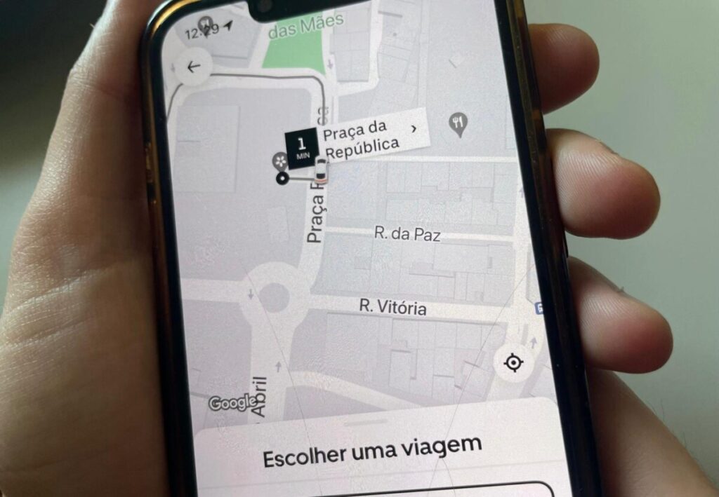  Agarrão e tentativa de viagem forçada leva condutora de TVDE a denunciar passageiros em Viseu