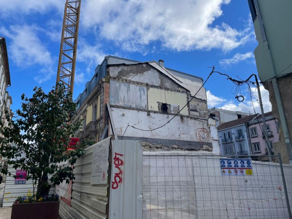  Queixas de moradores da obra que danificou edifício histórico em Viseu começaram em 2024