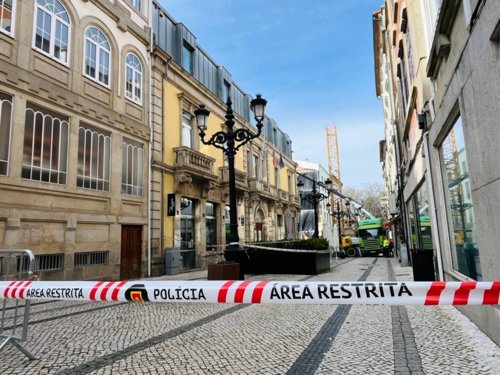  Obra provoca fenda em edifício histórico e fecha Rua da Paz em Viseu