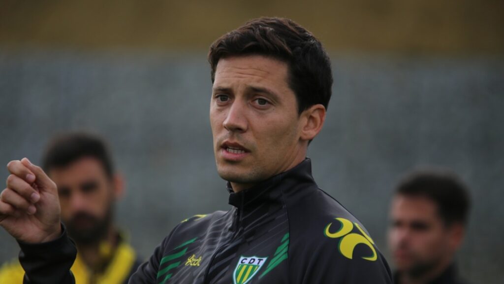 luis pinto cd tondela Treinador do Tondela aponta à vitória em Viseu, num jogo que, garante, "vale mais do que três pontos"