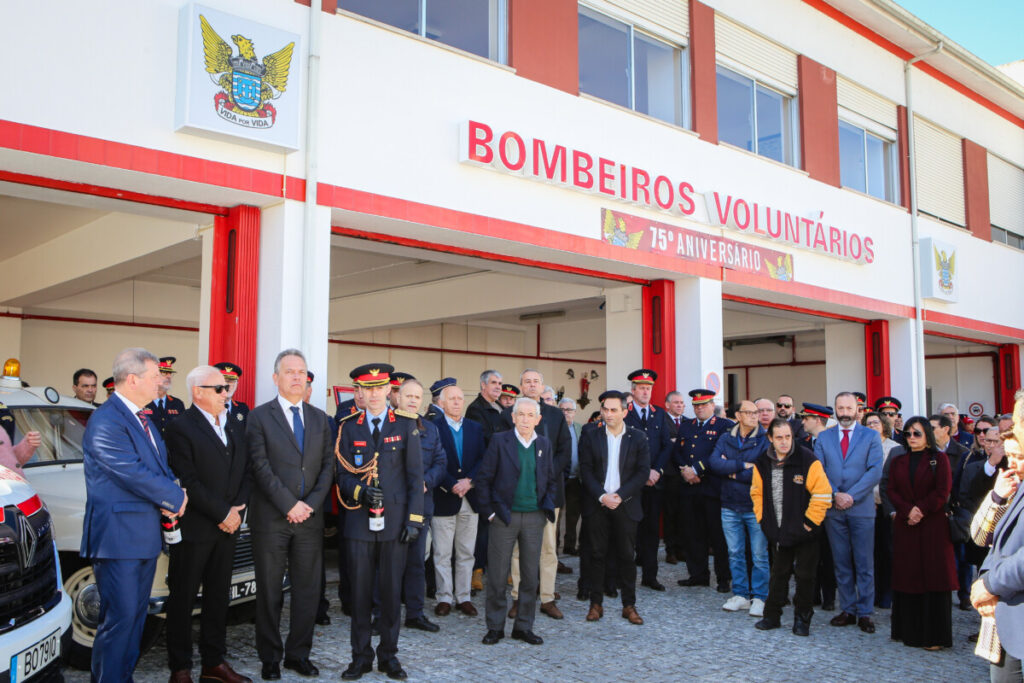  Aos 75 anos, Bombeiros de Resende recebem medalha de mérito - Jornal do Centro