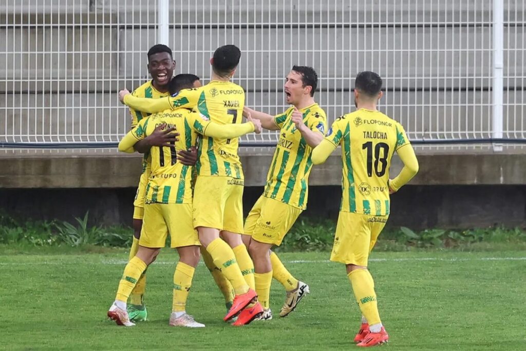  Tondela vence em Matosinhos e lidera isolado II Liga