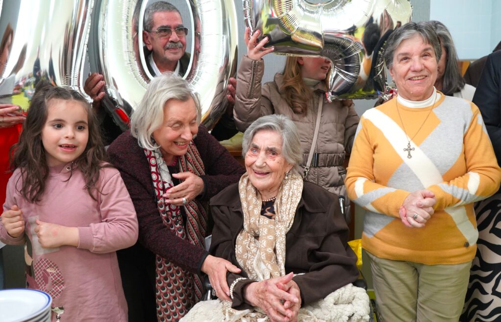  Em Lamego, a festa foi para a “Menina Sabina”, que fez 104 anos - Jornal do Centro