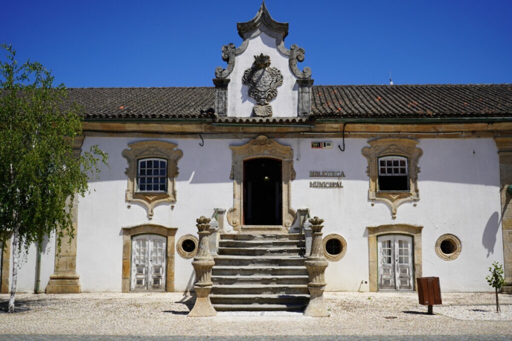  Biblioteca de Sátão recebe serão poético no Dia Mundial da Poesia