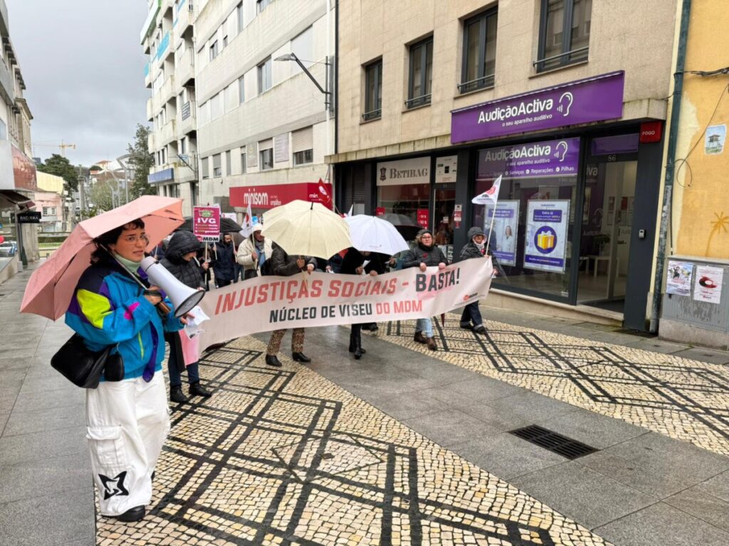  Nem a chuva evitou que os direitos das mulheres se ouvissem em Viseu